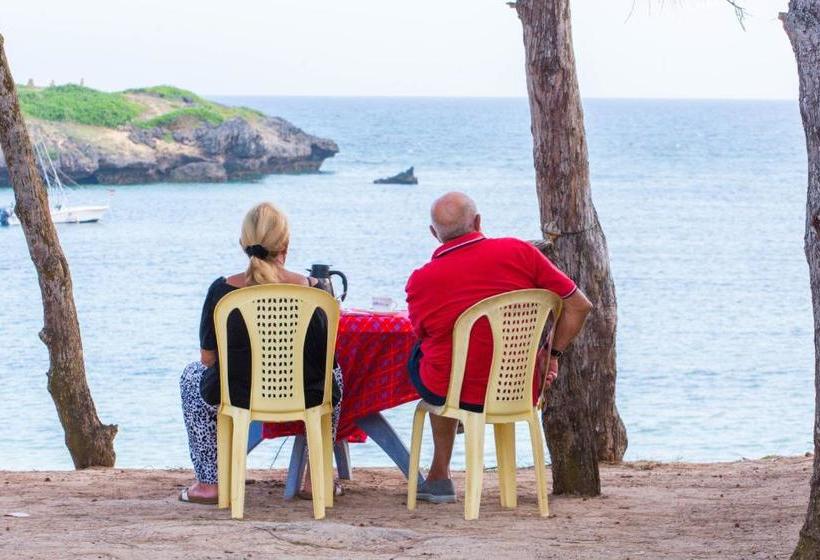 هتل Watamu Adventist Beach Resort