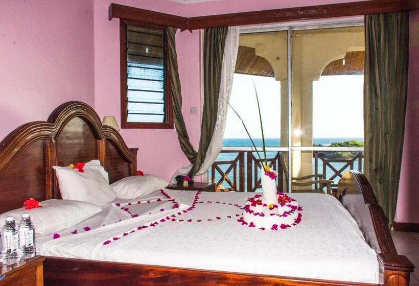 هتل Watamu Adventist Beach Resort