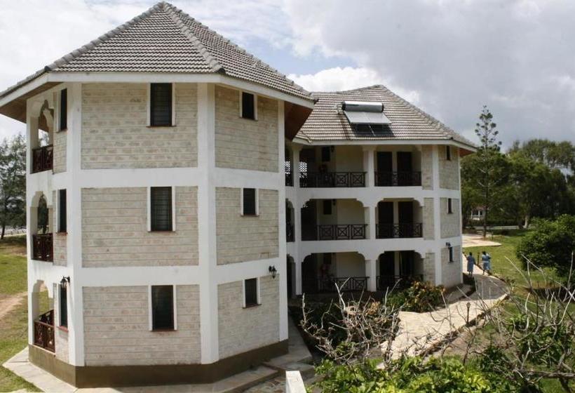 هتل Watamu Adventist Beach Resort