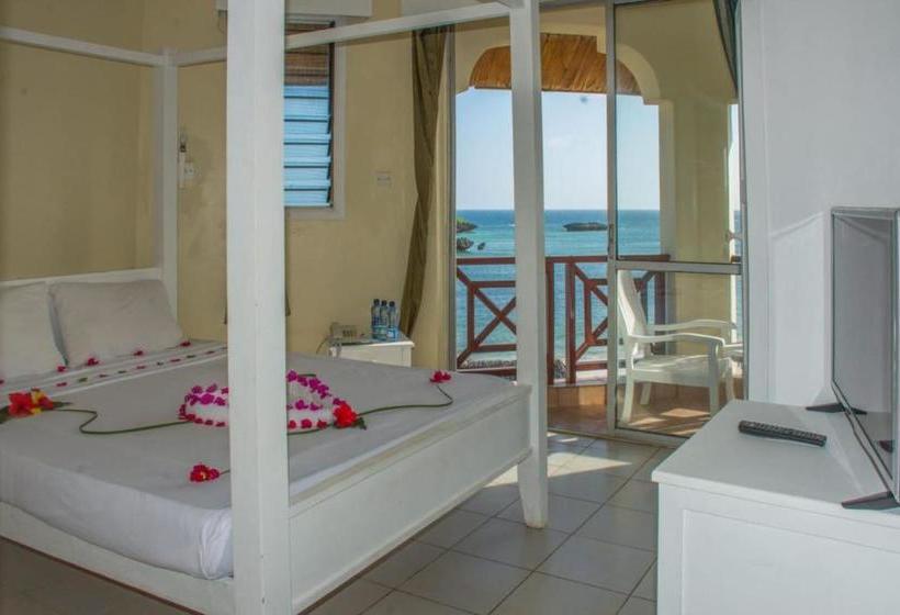 هتل Watamu Adventist Beach Resort