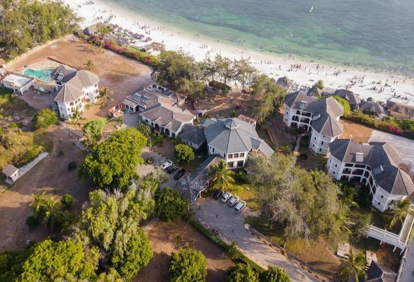 هتل Watamu Adventist Beach Resort