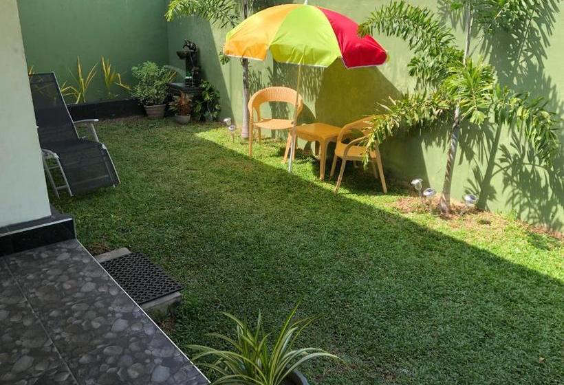 Pension Shenys Beach Villa