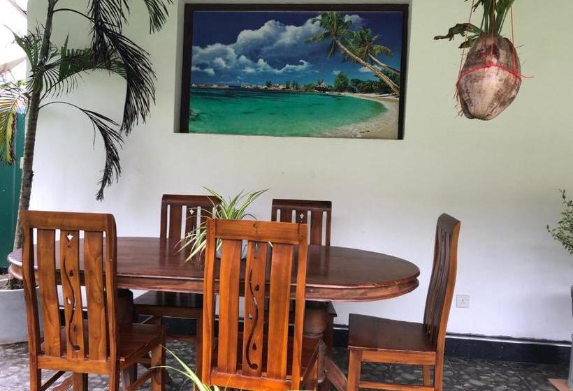 Pension Shenys Beach Villa