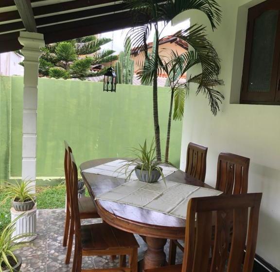 Pension Shenys Beach Villa