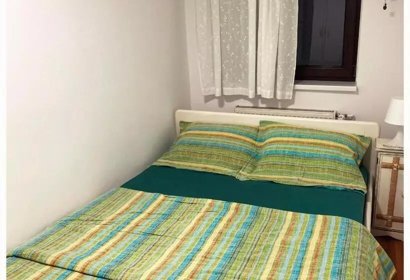 Vila Jelena, Tara