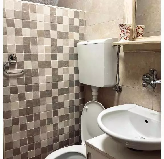 Vila Jelena, Tara