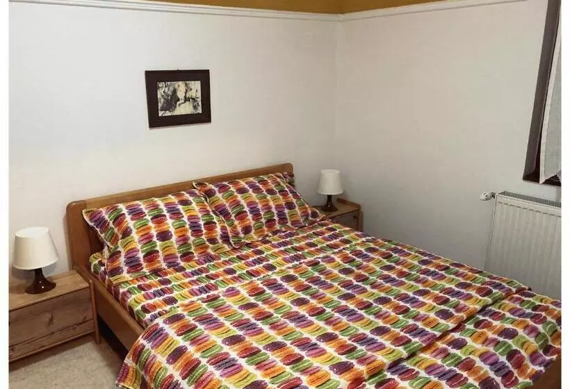 Vila Jelena, Tara