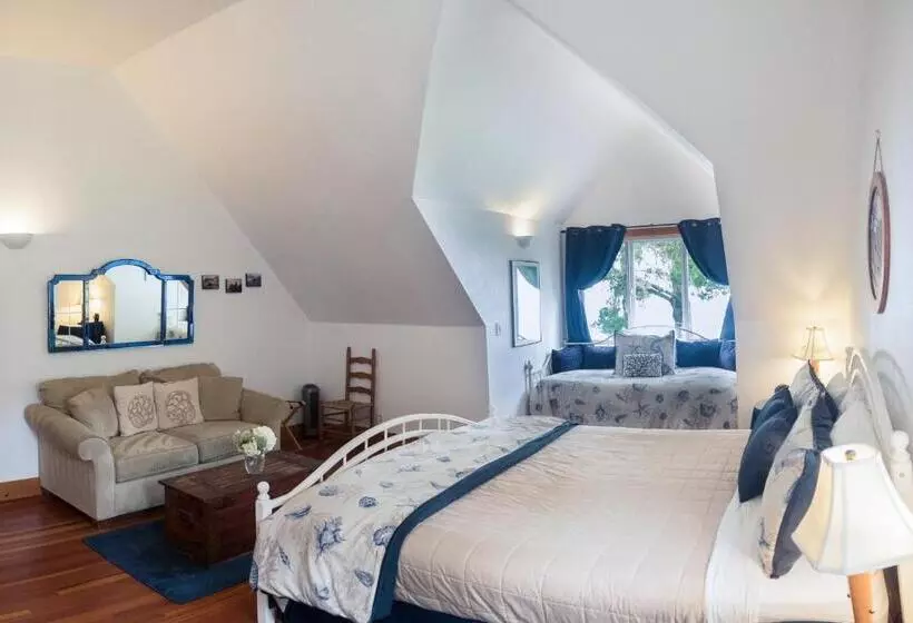 Aamiaismajoitus (B&B) Lost Whale Inn