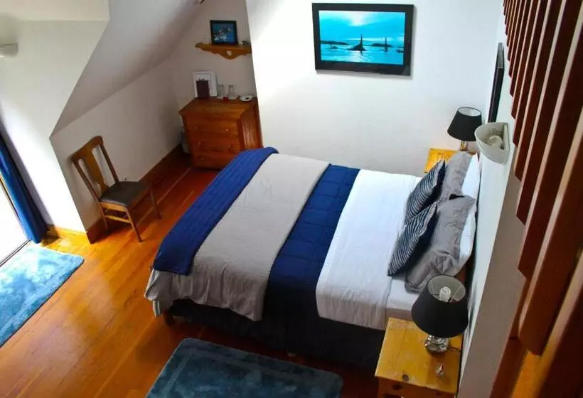 Aamiaismajoitus (B&B) Lost Whale Inn