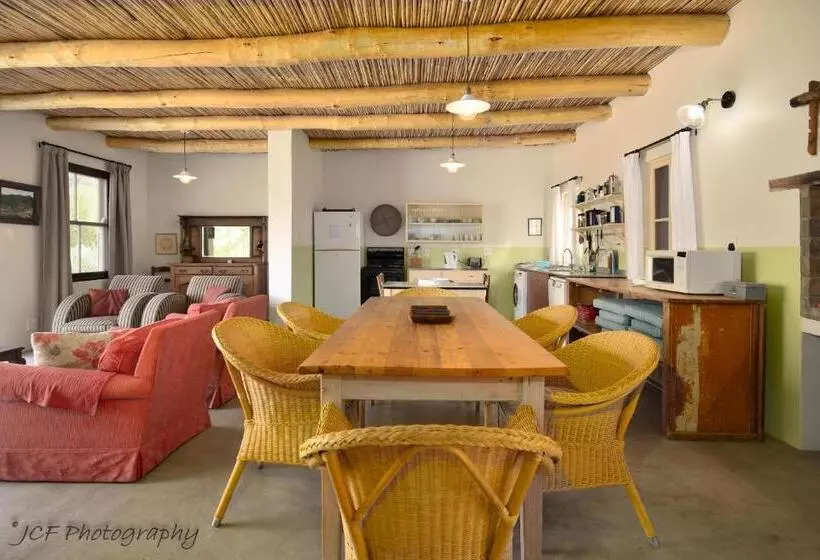 ホテル Matjiesvlei Cottages