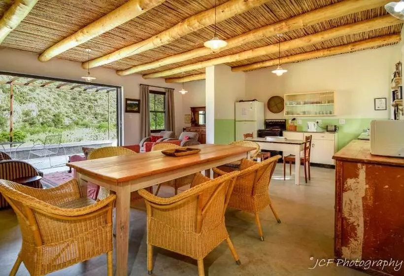 ホテル Matjiesvlei Cottages