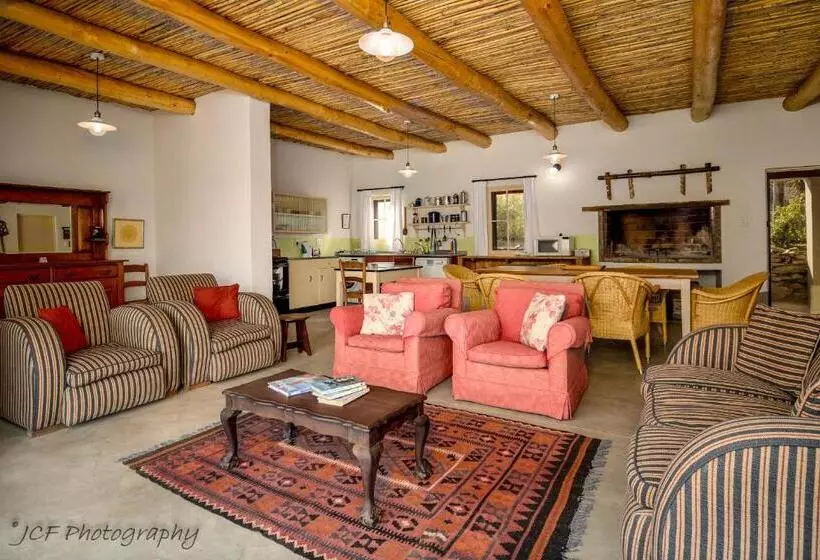 ホテル Matjiesvlei Cottages
