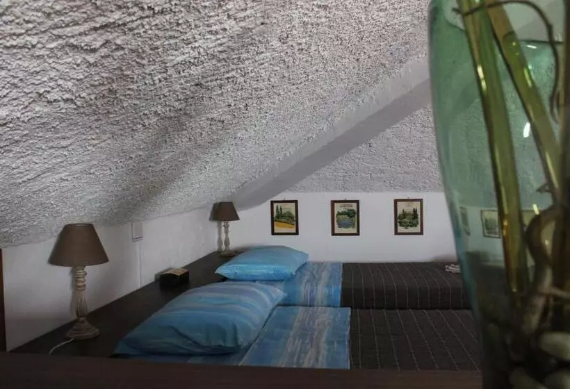 هتل Tenuta I Lecci