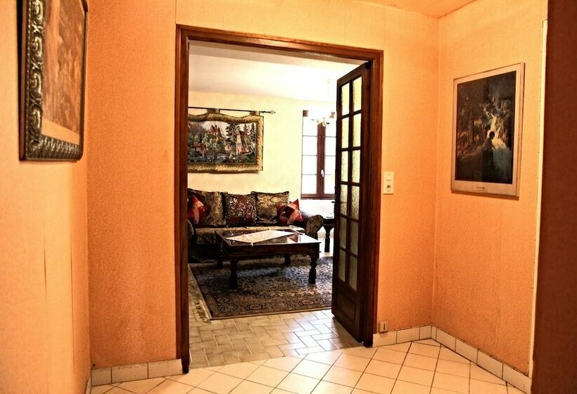 Отель The Storyteller Apartment Chateau Le Mur