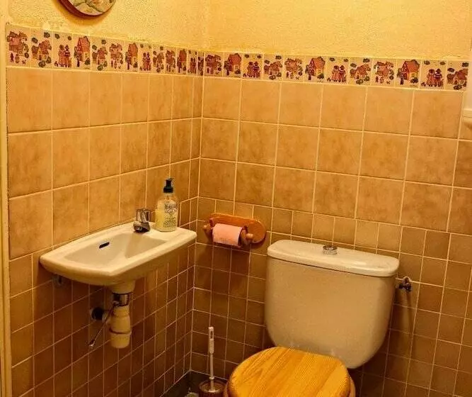 ホテル The Storyteller Apartment Chateau Le Mur