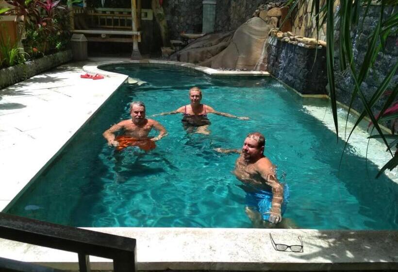 Pensionat Amed Paradise Warung & House Bali