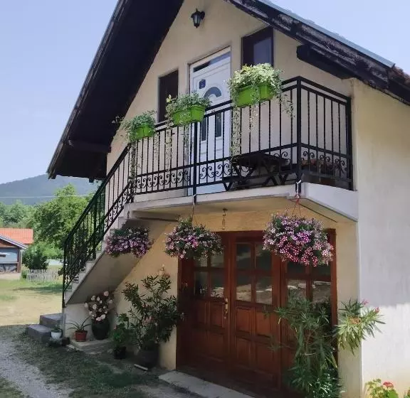 پانسیون Apartman Ana
