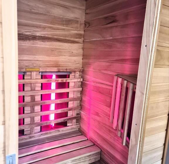 بنسيون Borostyán Vendégház