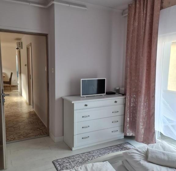 بنسيون Borostyán Vendégház