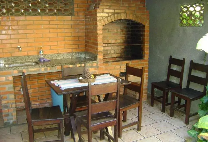 پانسیون Estalagem Tatuí