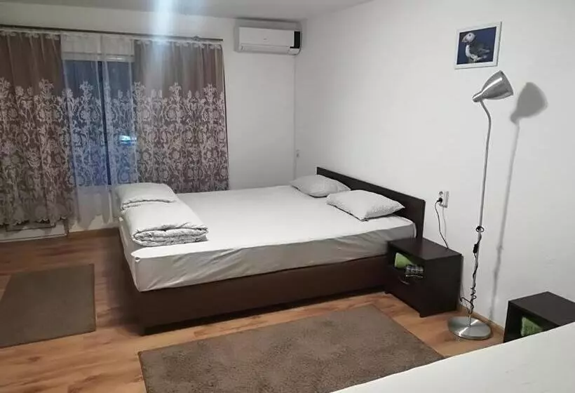 پانسیون Family Hotel May