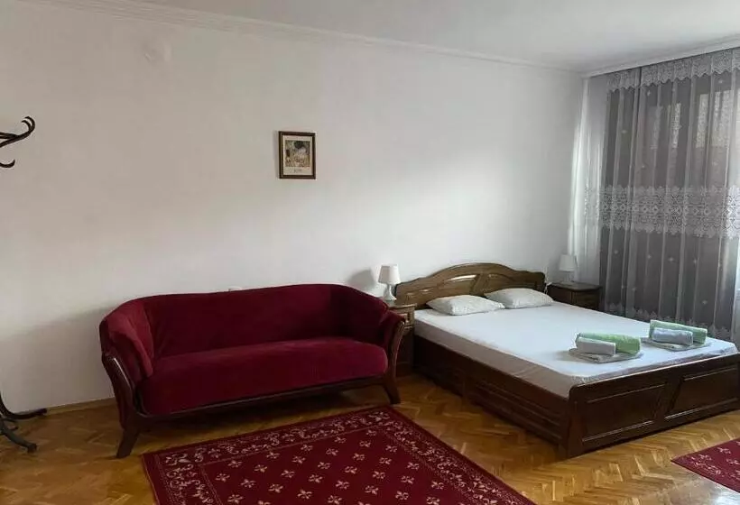 پانسیون Family Hotel May