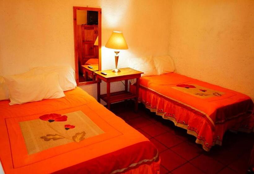 Pansiyon Hospedaje La Hoja