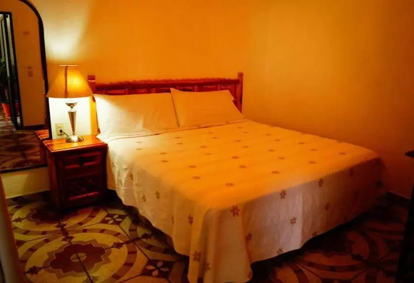 ペンション Hospedaje La Hoja