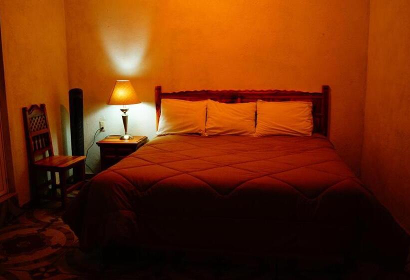 Pansiyon Hospedaje La Hoja