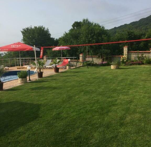 פנסיון Vila Roza