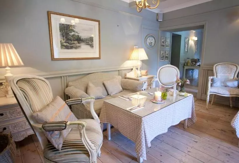 Conyngham Arms Hotel