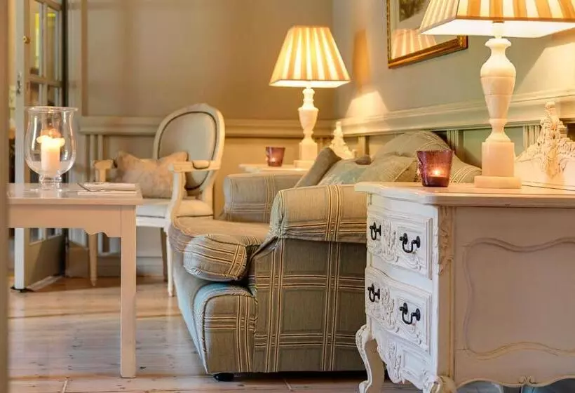 Conyngham Arms Hotel