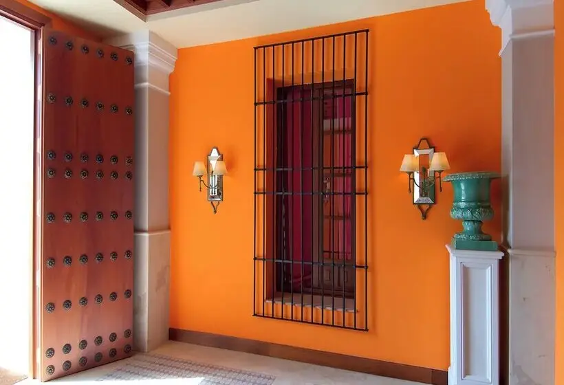 Hotelli AZZ Sevilla Hacienda La Boticaria