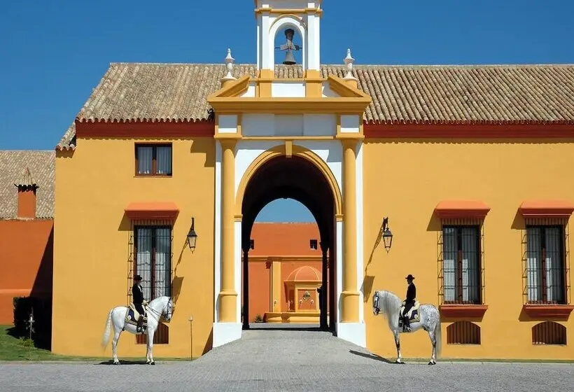 Hotelli AZZ Sevilla Hacienda La Boticaria