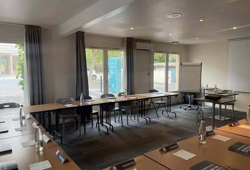 ホテル Kyriad Direct Montpellier Saint Jean De Védas La Peyrière