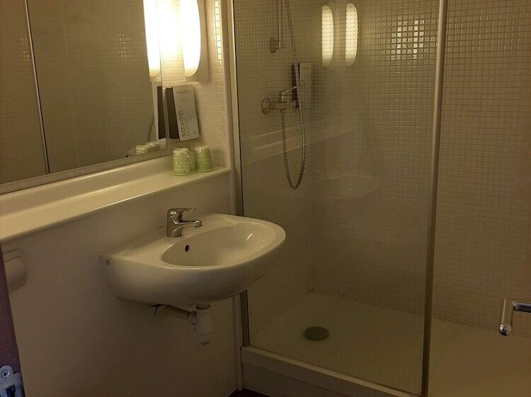 בית מלון כפרי Kyriad Direct Montpellier Saint Jean De Védas   La Peyrière