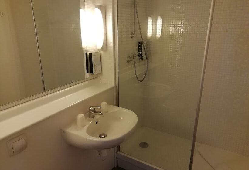 בית מלון כפרי Kyriad Direct Montpellier Saint Jean De Védas   La Peyrière