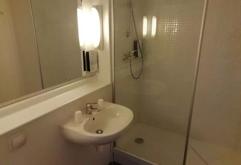 ホテル Kyriad Direct Montpellier Saint Jean De Védas La Peyrière