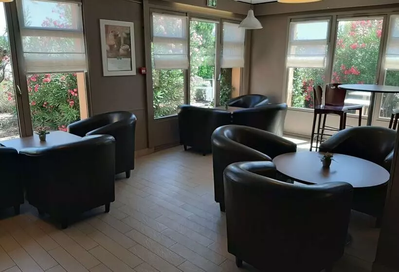 ホテル Kyriad Direct Montpellier Saint Jean De Védas La Peyrière