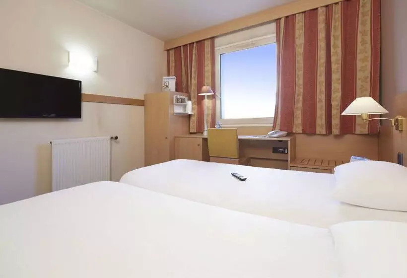 هتل Kyriad Montbeliard  Sochaux