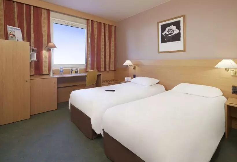 هتل Kyriad Montbeliard  Sochaux