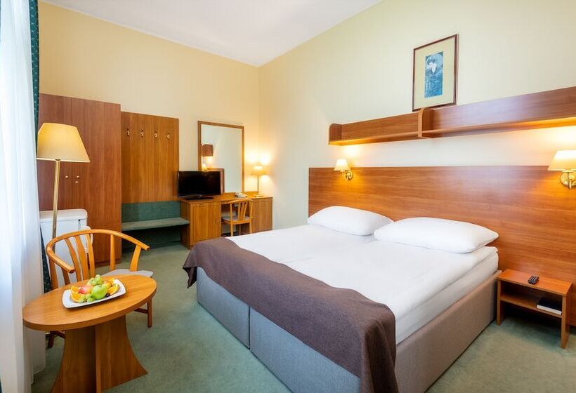 בית מלון כפרי Millennium