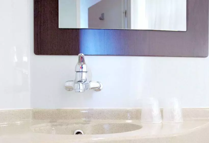 Отель Premiere Classe Bourges