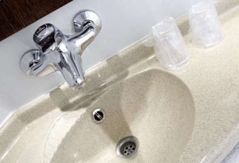 فندق Premiere Classe Bourges