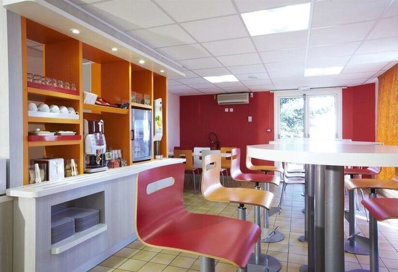 בית מלון כפרי Premiere Classe Geneve   Saint Genis Pouilly