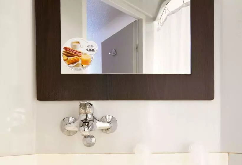 ホテル Premiere Classe Lyon Est Aeroport Saint Exupery