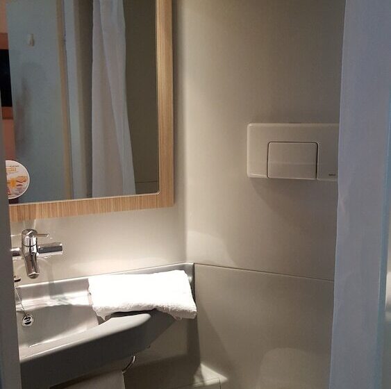 Hotel Premiere Classe Lyon Est Aeroport Saint Exupery