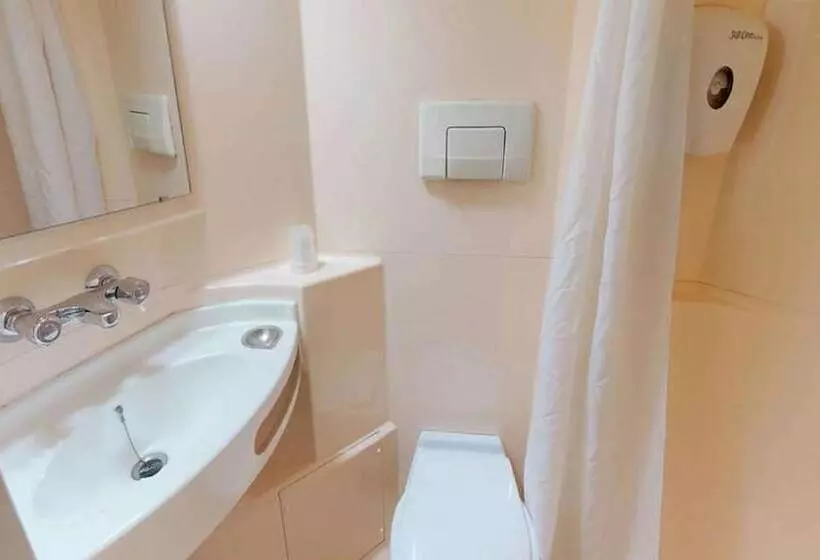 Отель Premiere Classe Niort Est La Creche