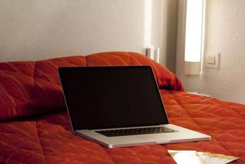 Отель Premiere Classe Niort Est La Creche