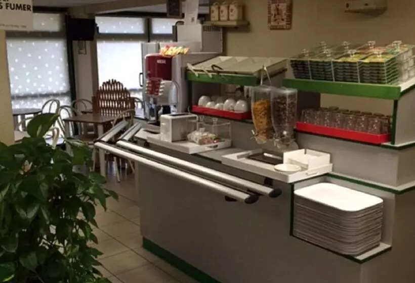 ホテル Premiere  Classe Orleans Nord  Saran